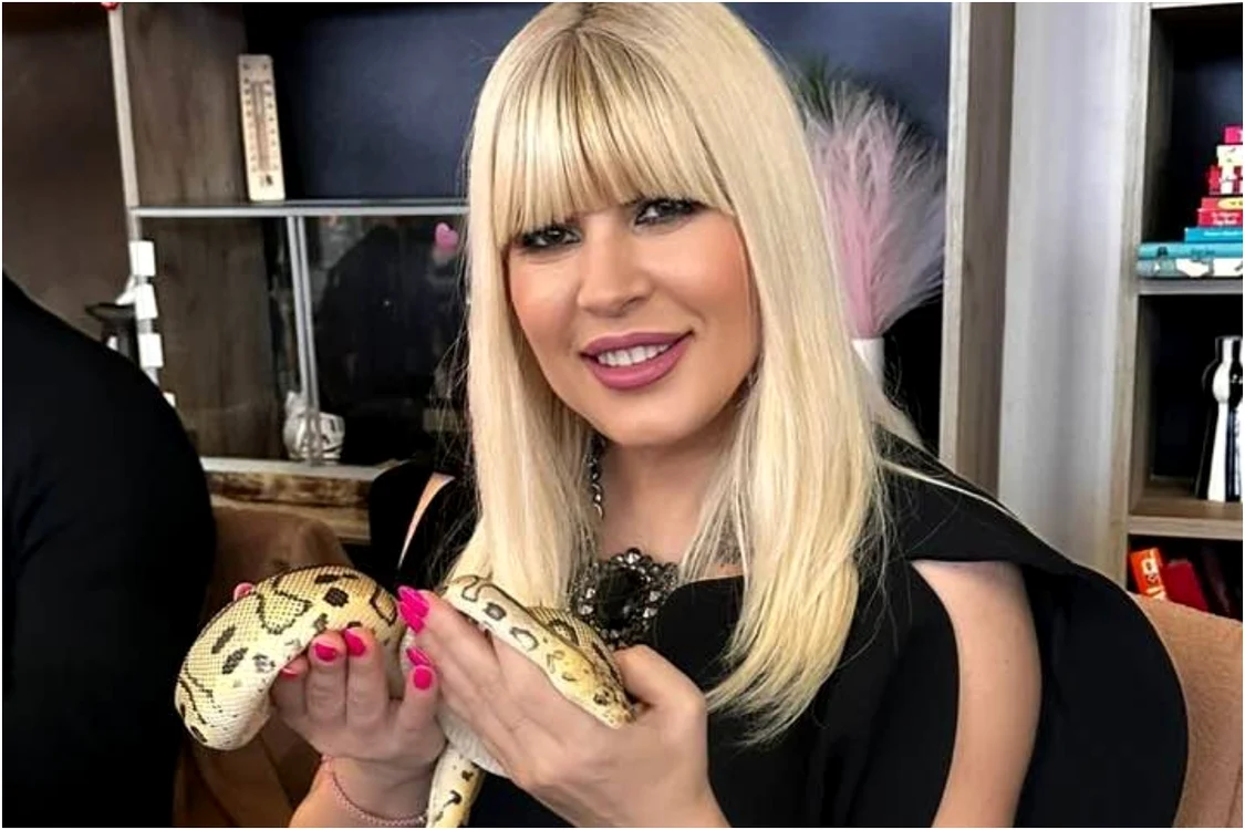 Elena Udrea, critici dure aduse Ministerului Mediului, după vacanța de la mare. Foto: Facebook