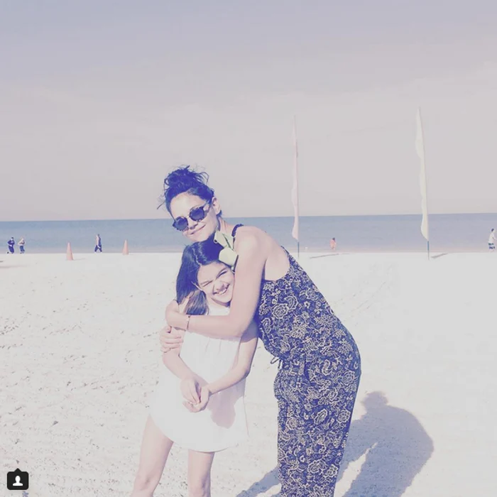 katie holmes2 png png