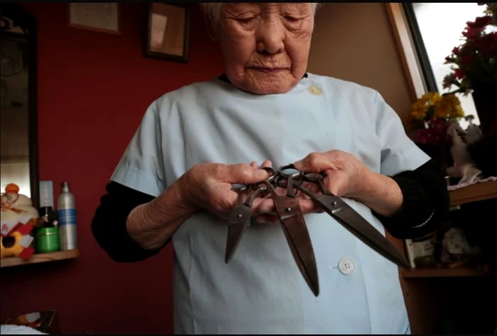 Shitsui Hakoishi, 108 ani, cea mai bătrână frizeriță din lume