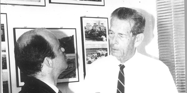 Regele Mihai şi George Varsami la Muzeul Cuibul Reginei din Portul Constanţa 1998 Arhiva personală 