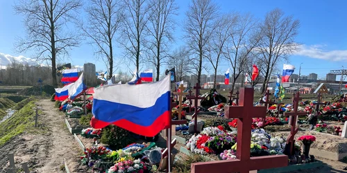 Cimitir pentru soldați sankt Petersburg foto shutterstock jpg