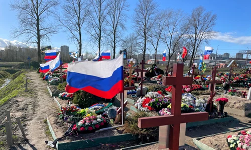 Cimitir pentru soldați sankt Petersburg foto shutterstock jpg