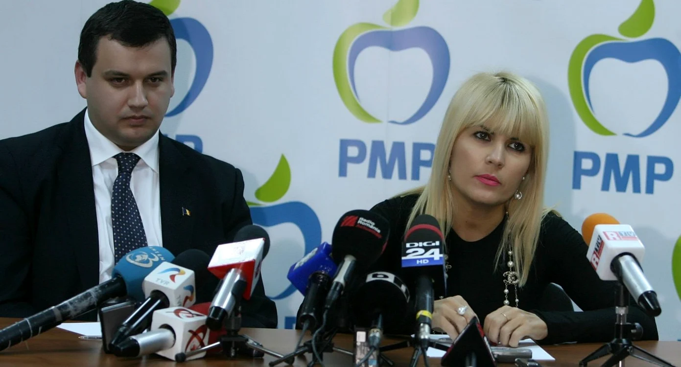 Eugen Tomac şi Elena Udrea au fost urmaţi în PMP de mai mulţi parlamentari PDL