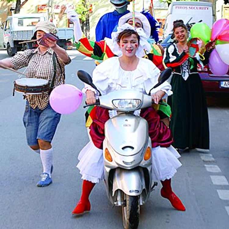 Parada marionetelor gigant 2