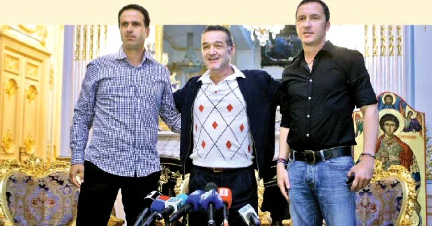 Gigi Becali l-a lăudat pe antrenorul Ronny Levy (stânga) după calificarea în grupe