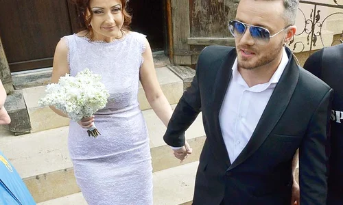 Gabriela Cristea şi a luat şi ea un soţ mai tânăr şi tot cântăreţ   pe Tavi Clonda, cu care s a căsătorit civil în aprilie  jpeg