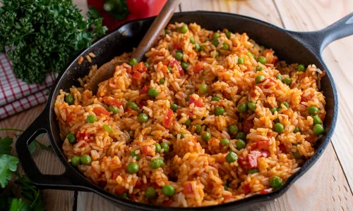 Orez cu legume  Sursa foto shutterstock 2134519827 jpg
