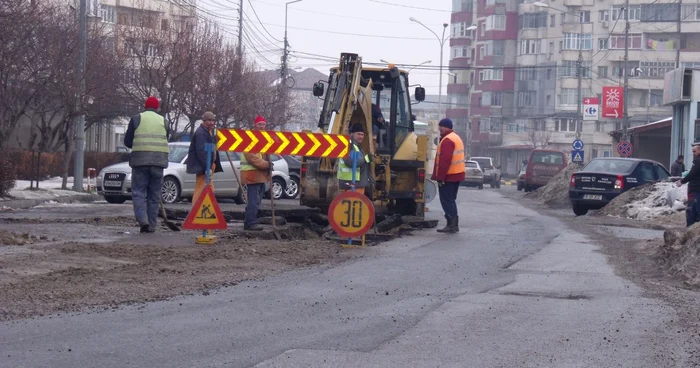 Străzile arată ca după bombardament