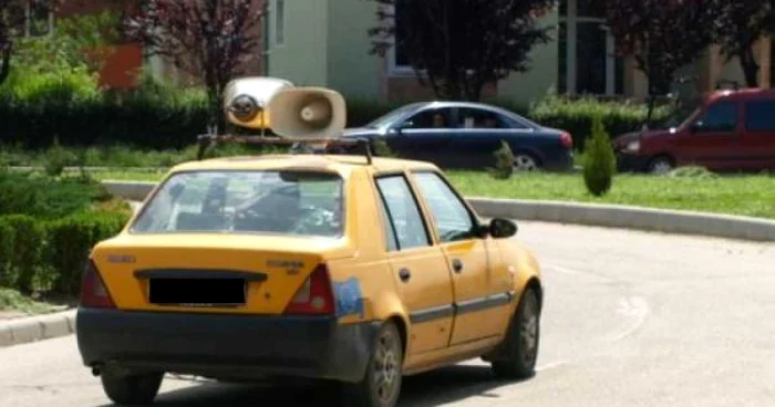 Cei doi au fost amendați de polițiști