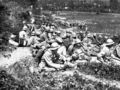 Soldați români în timpul Primului Război Mondial (sursa: Gogu Negulesco, Rumania's sacrifice, New York Century Co, 1918)