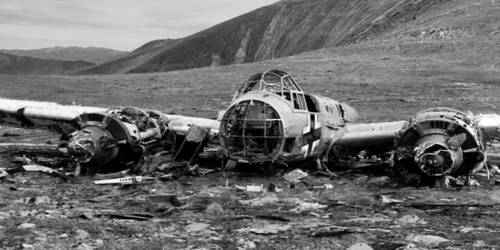 Avion prăbușit in Parâng 1941. Sursa Petre Corici