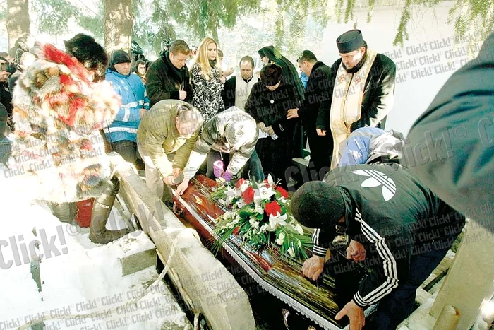 Marioara Murărescu, înmormântată cu onoruri militare (Foto:Click!)