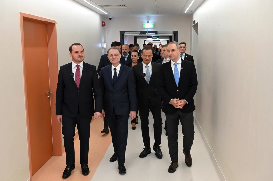 Premierul Luca Niculescu în vizită noul sediu al Spitalului Marius Nasta