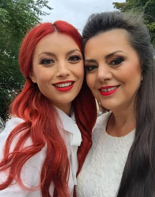 Elena Gheorghe şi mama ei, Mărioara Gheorghe 