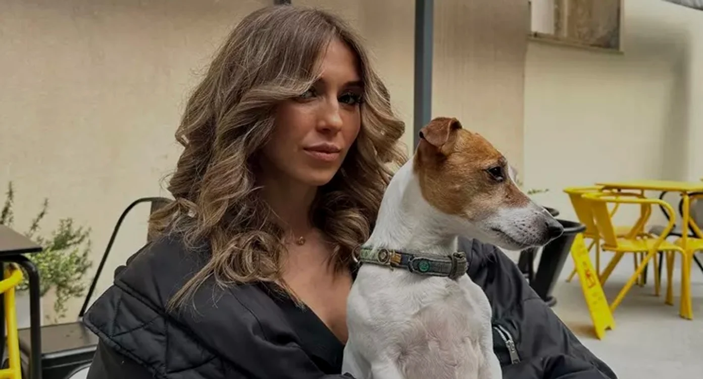 Teodora e nedespărțită de câinele ei foto: Facebook 