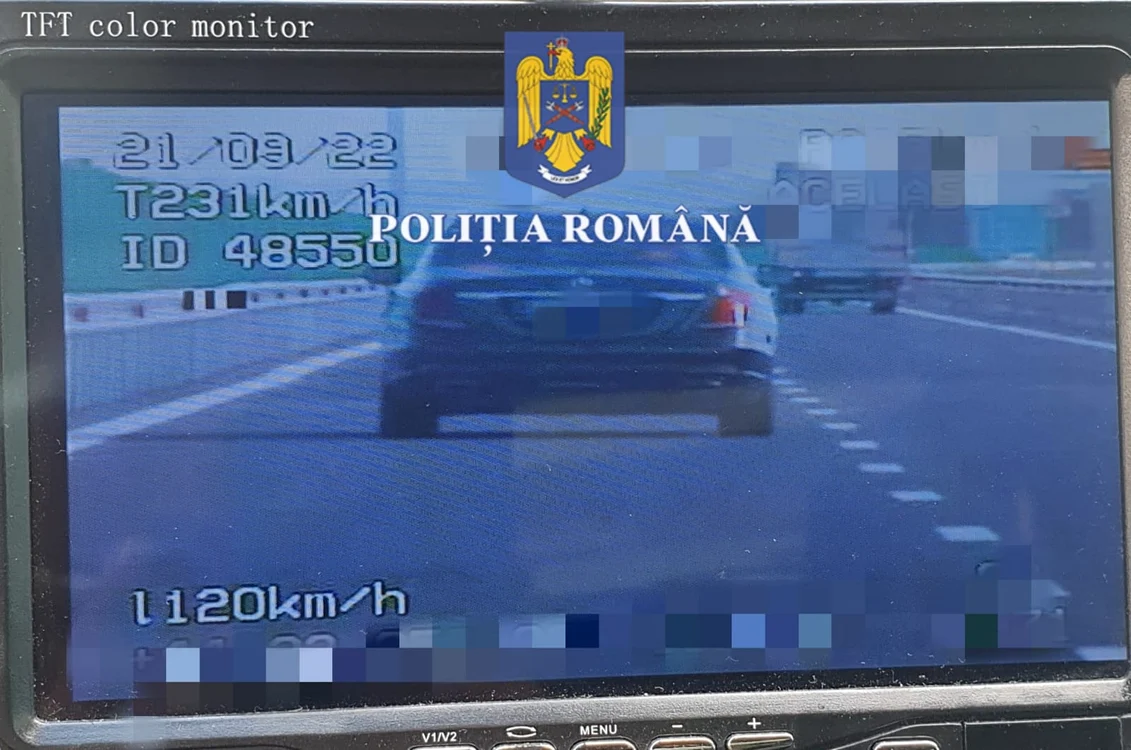 Șoferul vitezoman se afla în mașină cu alți doi bărbați FOTO IPJ Olt