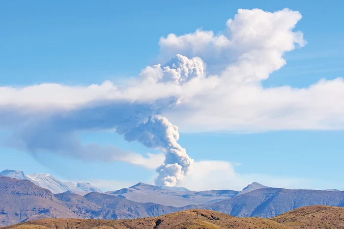 Şi în România există două  lanţuri de munţi vulcanici,  dar probabilitatea  să erupă este minoră