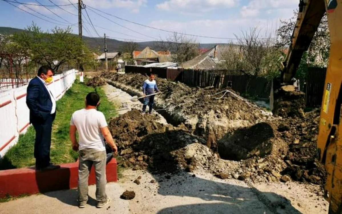 Zeci de comune vor avea apă şi canalizare cu bani europeni FOTO Ştefan Borcea