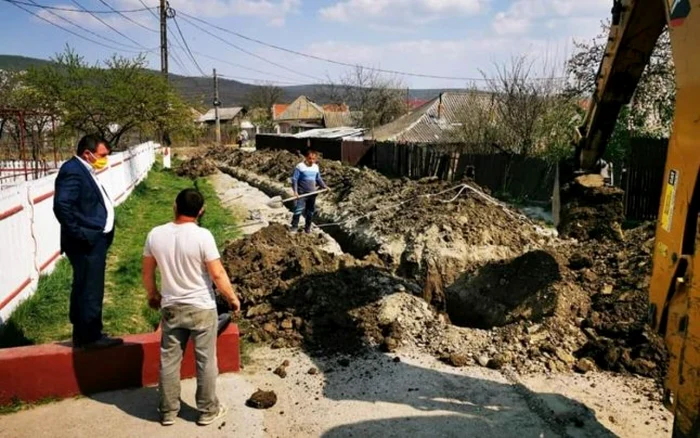 Zeci de comune vor avea apă şi canalizare cu bani europeni FOTO Ştefan Borcea