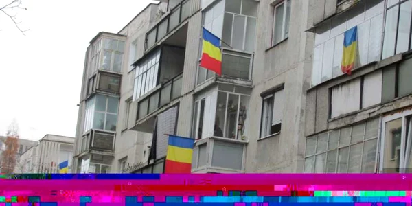 Steagul României arborat de mureşeni în toate cartierele