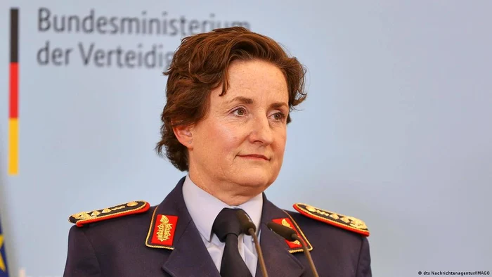În 2025, Nicole Schilling a devenit prima femeie militar ajunsă adjunctă a șefului armatei terestre