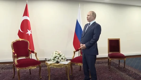 Vladimir Putin lăsat să aștepte de Erdogan (foto: Captură video Youtube)