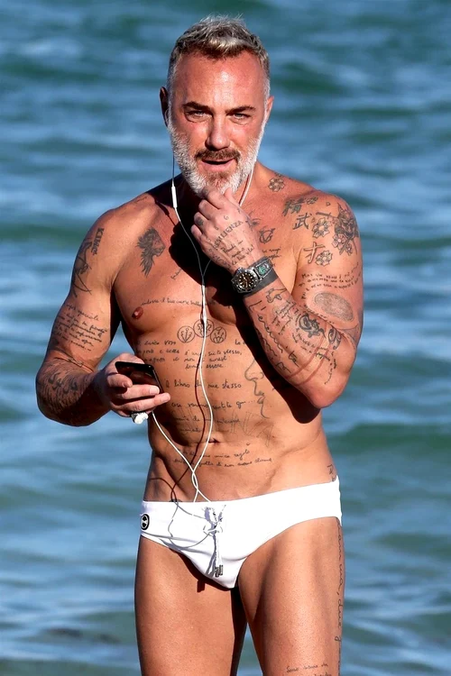 9 gianluca vacchi corp la 53 de ani 11 jpg jpeg