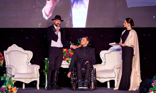 Alexandru Constantin a purtat o ținută Damao Cibran, creație autohtonă jpeg
