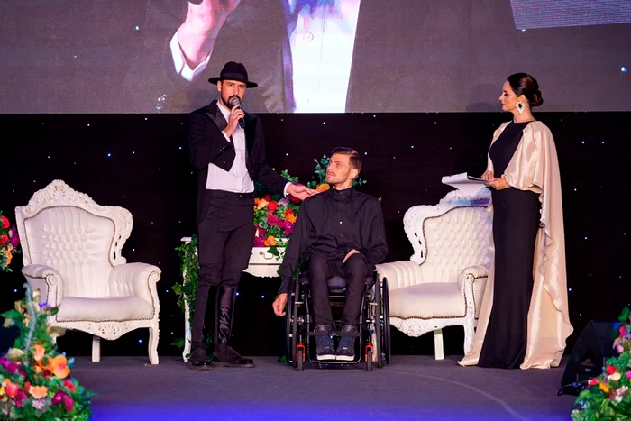 Alexandru Constantin a purtat o ținută Damao Cibran, creație autohtonă