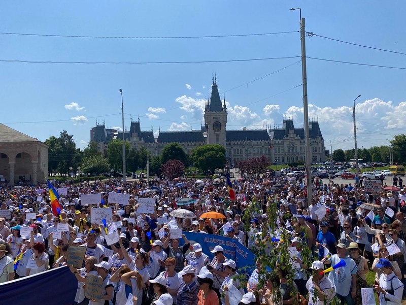 3.000 de profesori au protestat la Iași pentru revendicări salariale FOTO
