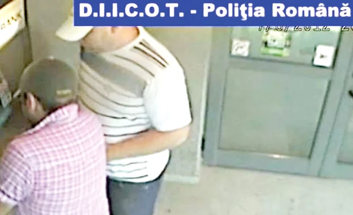 Procurorii urmau să  decidă, ieri seară, dacă  tinerii vor fi arestaţi