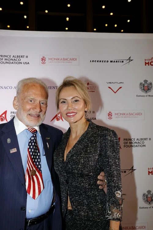 Buzz Aldrin si Anca Faur FOTO Profimedia 