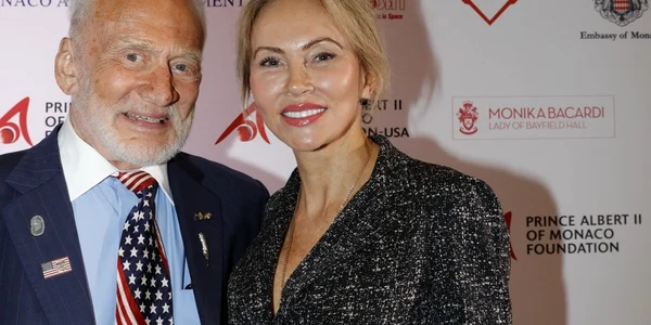 Buzz Aldrin si Anca Faur FOTO Profimedia 