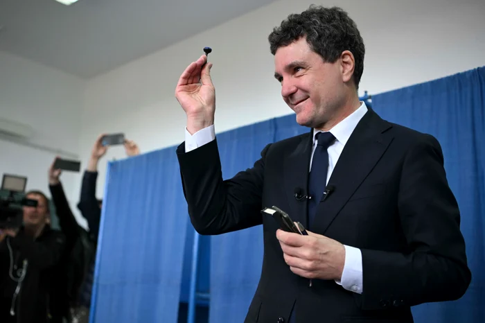 Politolog: „Dan are nevoie de măcar jumătate de milion de voturi în România pentru a recupera decalajul”