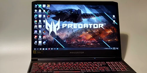 Laptop Acer Predator Triton 300 FOTO Adrian Pogîngeanu