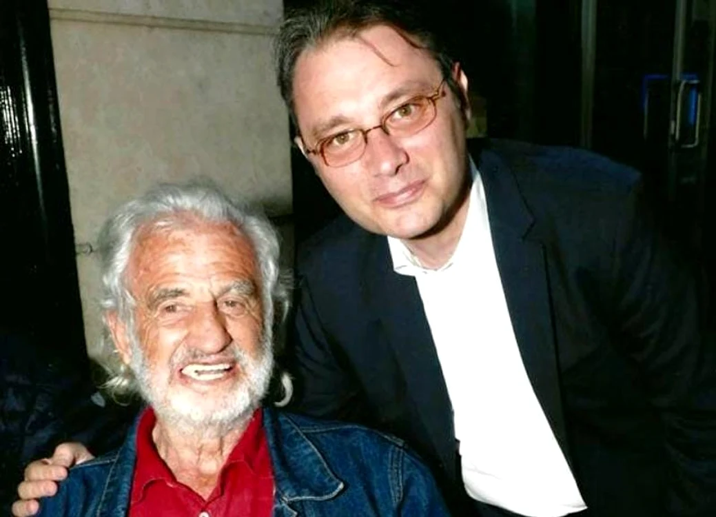 Luc Niculescu a ciocnit un ultim pahar cu regretatul Jean-Paul Belmondo, cu numai câteva luni înainte de moartea acestuiafoto: arhiva personală/Facebook