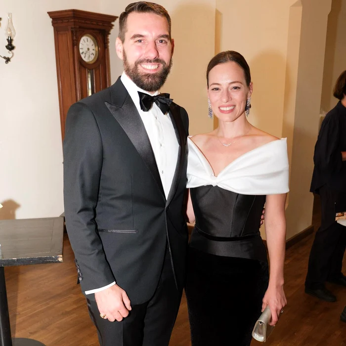 Alina Maria si Nicolae al Romaniei la o petrecere la Hanu lui Manuc pagina oficiala (5) jpg