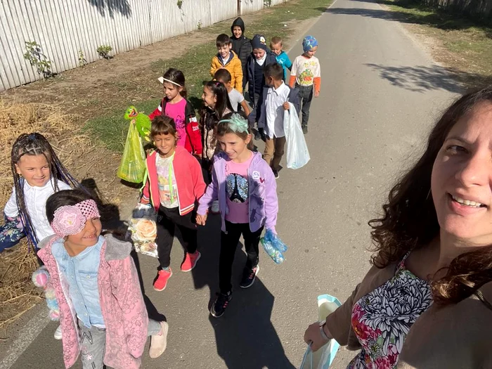 Copiii învață lucruri care se leagă de viața lor cotidiană FOTO arhiva personală
