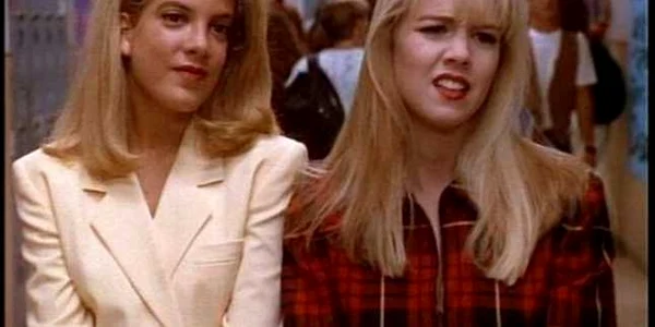 Tori Spelling şi Jennie Garth din Beverly Hills