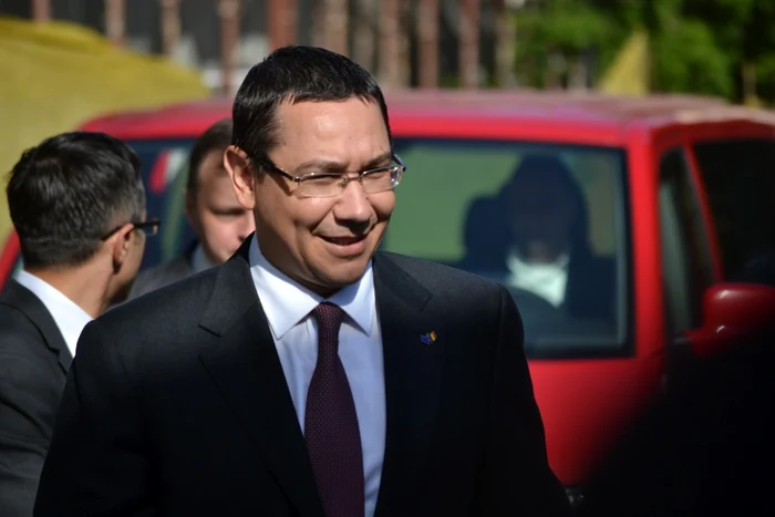 Premierul Victor Ponta FOTO Mircea Merticariu