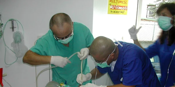 Barbatul a primit îngrijiri medicale de urgență