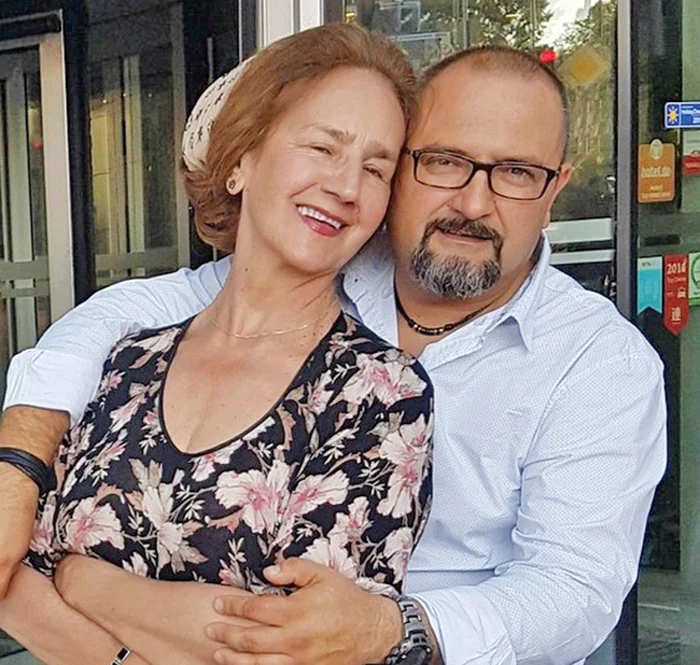 
    Alături de Vlad,  care a împlinit  49 de ani  