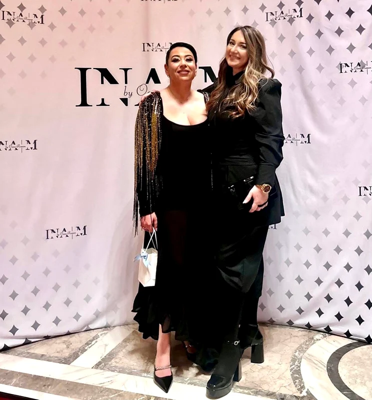 Andreea Sandu, alături de Oana Roman la ziua ei foto: Facebook 