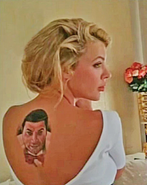 
    Anamaria  Prodan are  întreaga  familie  pe omoplat   