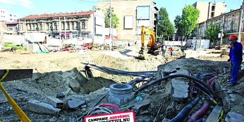 Cel puţin trei şantiere din Bucureşti sunt subiect de nemulţumire pentru cetăţeni din cauza întârzierilor FOTO Marian Iliescu 