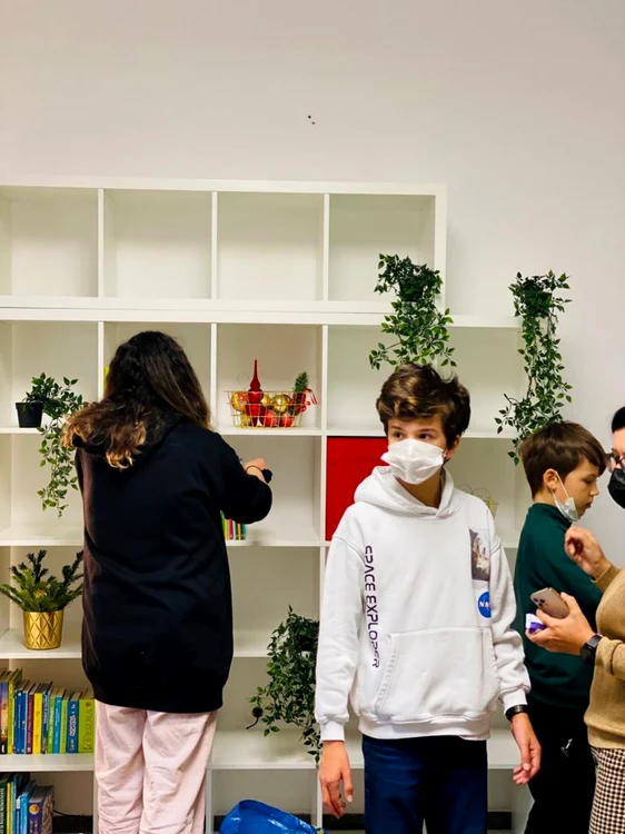 calarasi Alexandra Muscalu profa la scoala din Cernica FOTO Arh.pers.A.M.