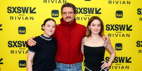  Bella Ramsey, Pedro Pascal și Kaitlyn Dever din The Last of Us FOTO Getty Images