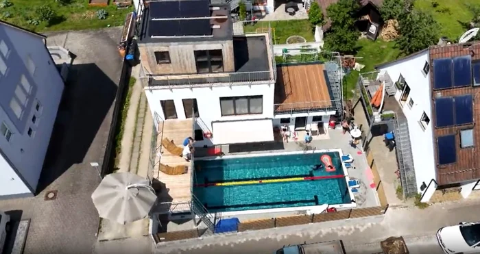 Gall a investit 250.000 de euro pentru a construi piscina. FOTO: X / @ntvde