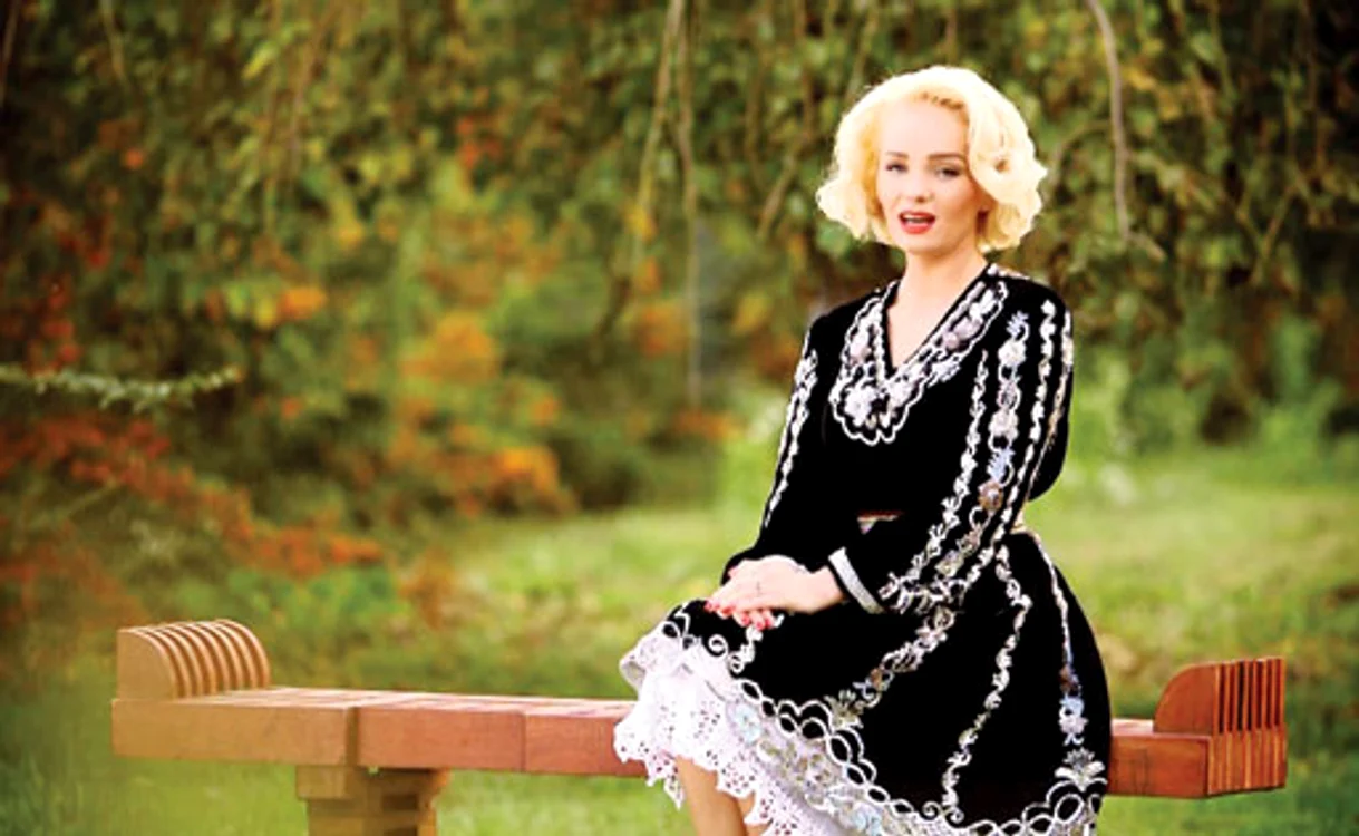 
    Maria Constantin pregăteşte un recital de muzică populară pe cinste  