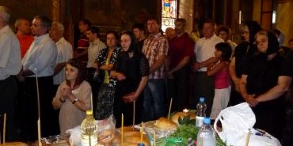 Piteşti: Praznic mare la Biserica Sf. Ioan Botezătorul